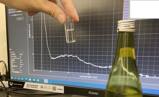 においで生物資源の利活用を促進、三重大学と共同で「日本酒」と「畜産」分野における実証実験を開始のサブ画像1_日本酒のにおいデータ取得の様子