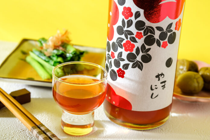 日本一の梅大国和歌山の梅干し屋さんがつくる、まるで梅干しみたいな本格梅酒「黒糖梅酒 やまにし」のメイン画像