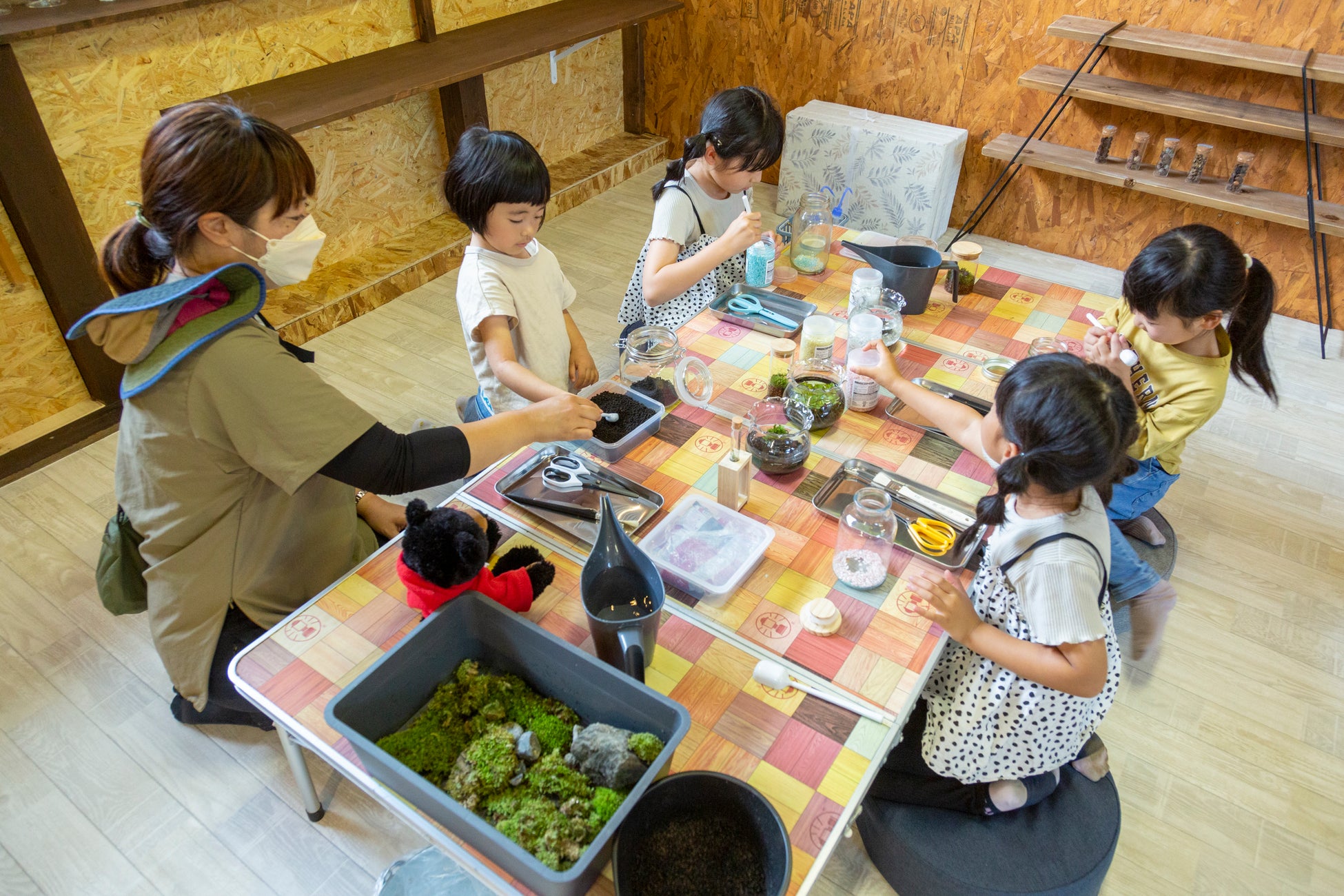 大人も子どもも楽しめる！体験型コミュニティ農園オープン「博多南自然体験ファーム」のサブ画像9_ワークショップスペースでは、メダカのアクアリウム、苔テラリウム作りなどが楽しめます♪