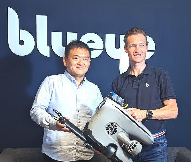 株式会社スペースワン、ノルウェーの水中ドローンメーカー「Blueye Robotics」とのパートナーシップ締結を発表。日本総代理店へ。のサブ画像3_左）スペースワン代表 小林　右）blueye CEO Christian Gabrielsen