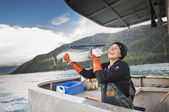 天然にこだわった高品質な鮭鱒販売を手掛ける佐藤水産 8月13日(土)から2022新物アラスカ産紅鮭を展開のメイン画像