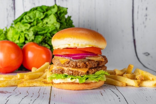 【TGI フライデーズ】動物性食品の摂取を減らす“フレキシタリアン”に向けたプラントベースドバーガーのサブ画像1