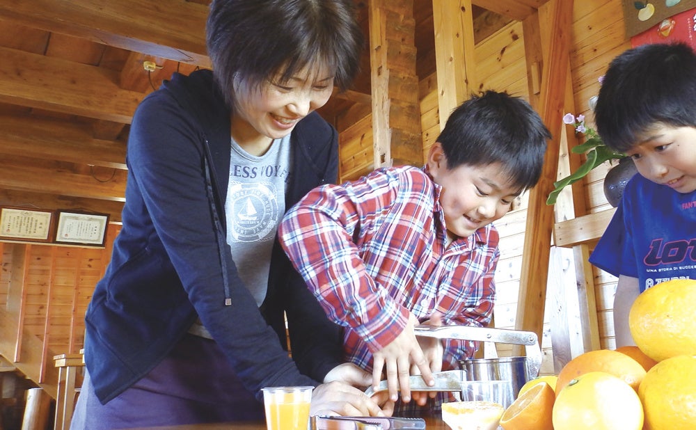 【伊豆稲取温泉】海一望の絶景を見ながら、みかん狩りを楽しむ送迎付きプランを販売開始！温泉と新鮮な魚介も堪能のサブ画像6