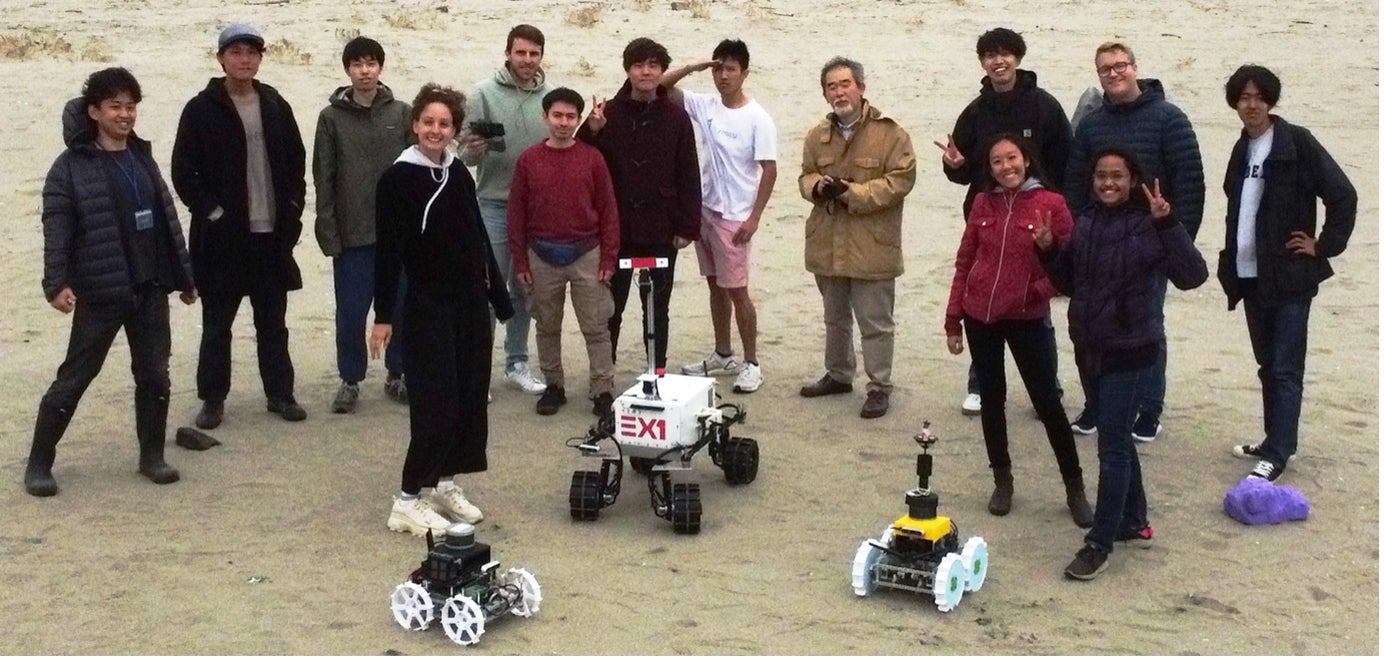 月面探査ロボットの技術を応用したアグロボット開発のため、東北大学との共同研究を開始のサブ画像2_宇宙ロボット研究室のみなさん