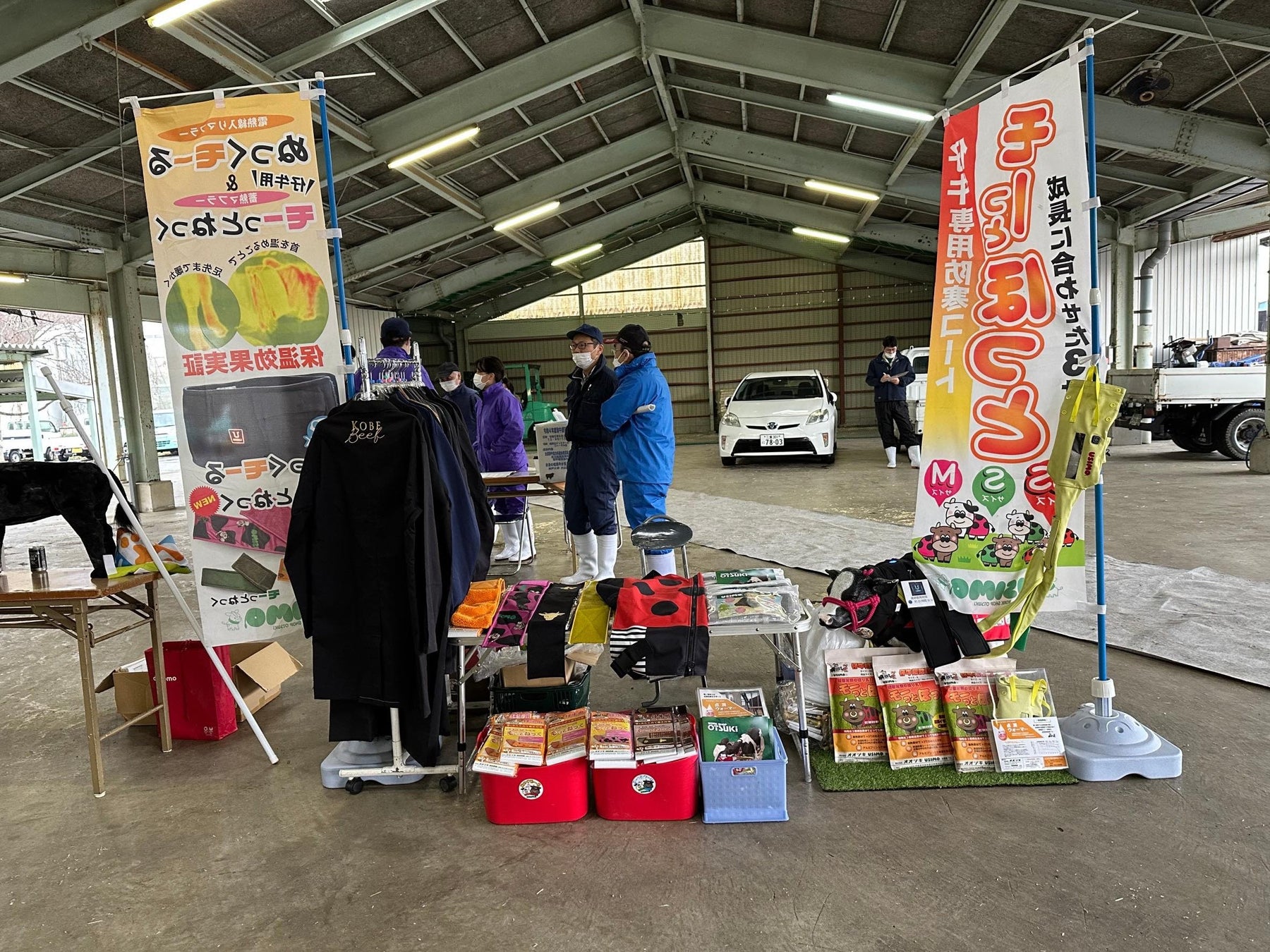 【和歌山に今季初上陸】子牛の防寒「+3℃コート」、2月14日に和歌山県熊野牛子牛市場に出店のサブ画像1