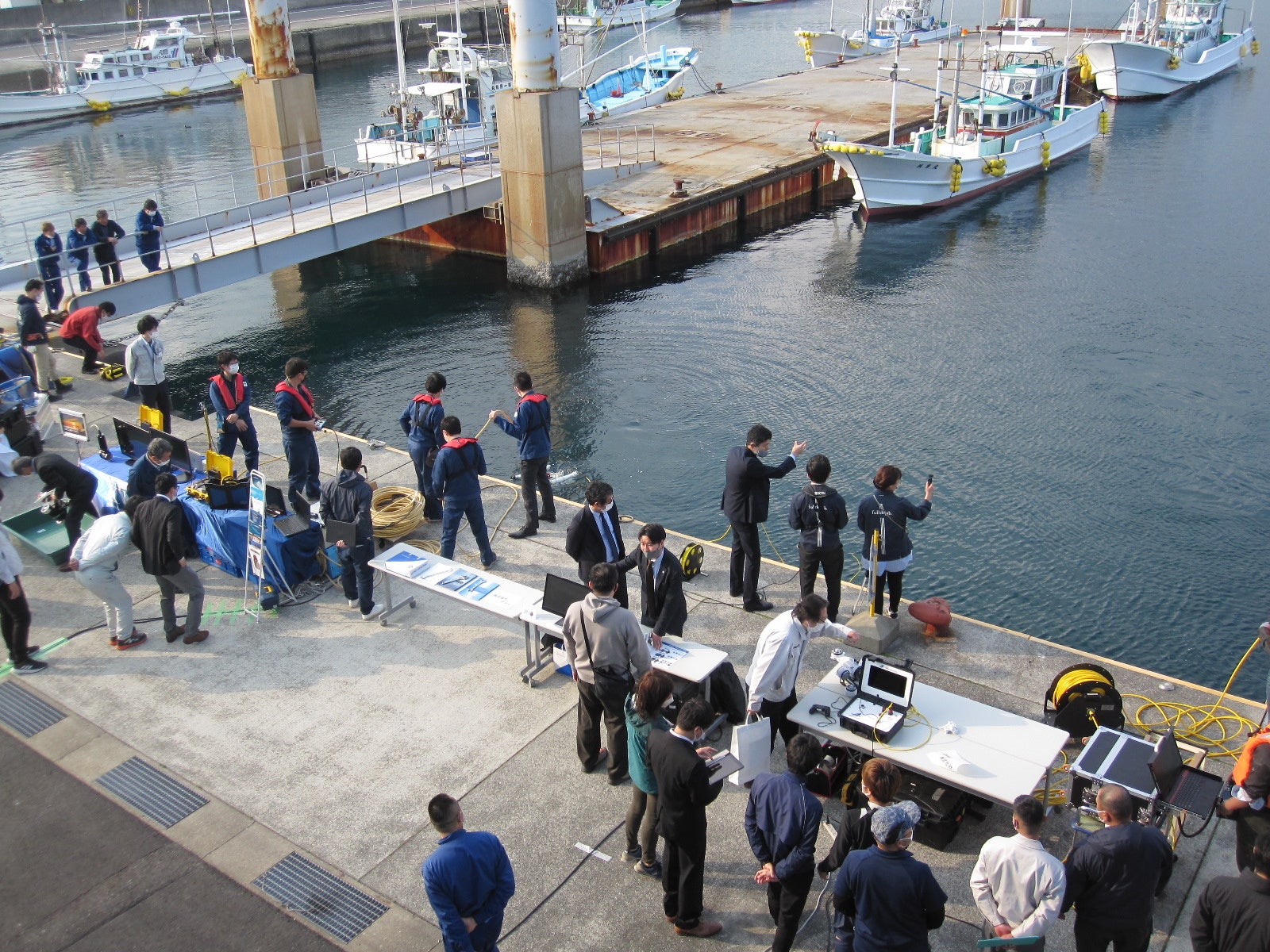 【開催報告】日本水中ドローン協会、日本初となる水中ドローンに特化したフェア「第2回わかやまスマート養殖フェア」に開催協力。水中ドローン普及活動に新たな一歩のサブ画像12_実演の様子