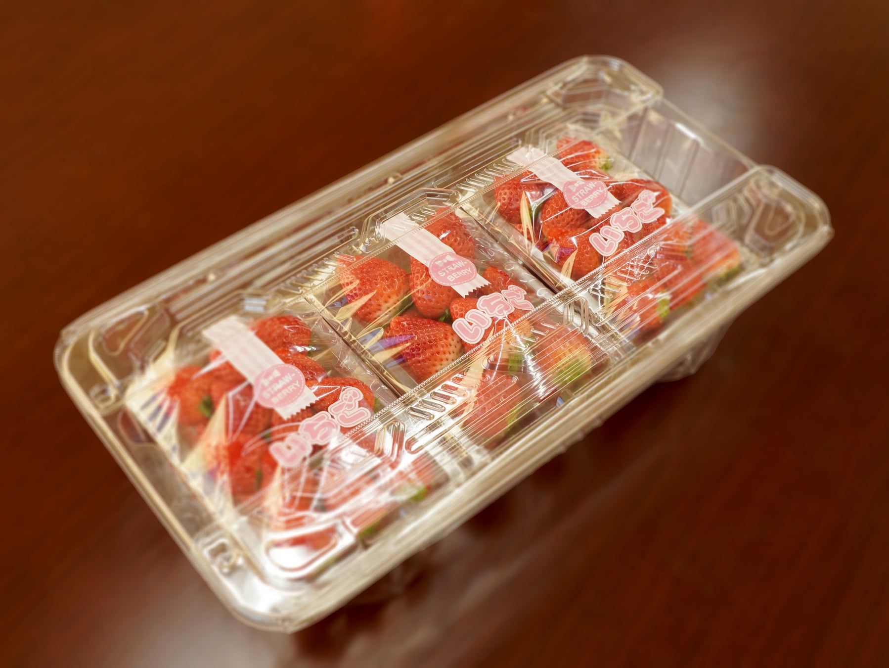 新しいイチゴのセット販売容器が登場！手軽においしさを楽しめる『ＳＴＲ－Ｒ３個セットパック』を２０２３年４月１８日発売開始のサブ画像1