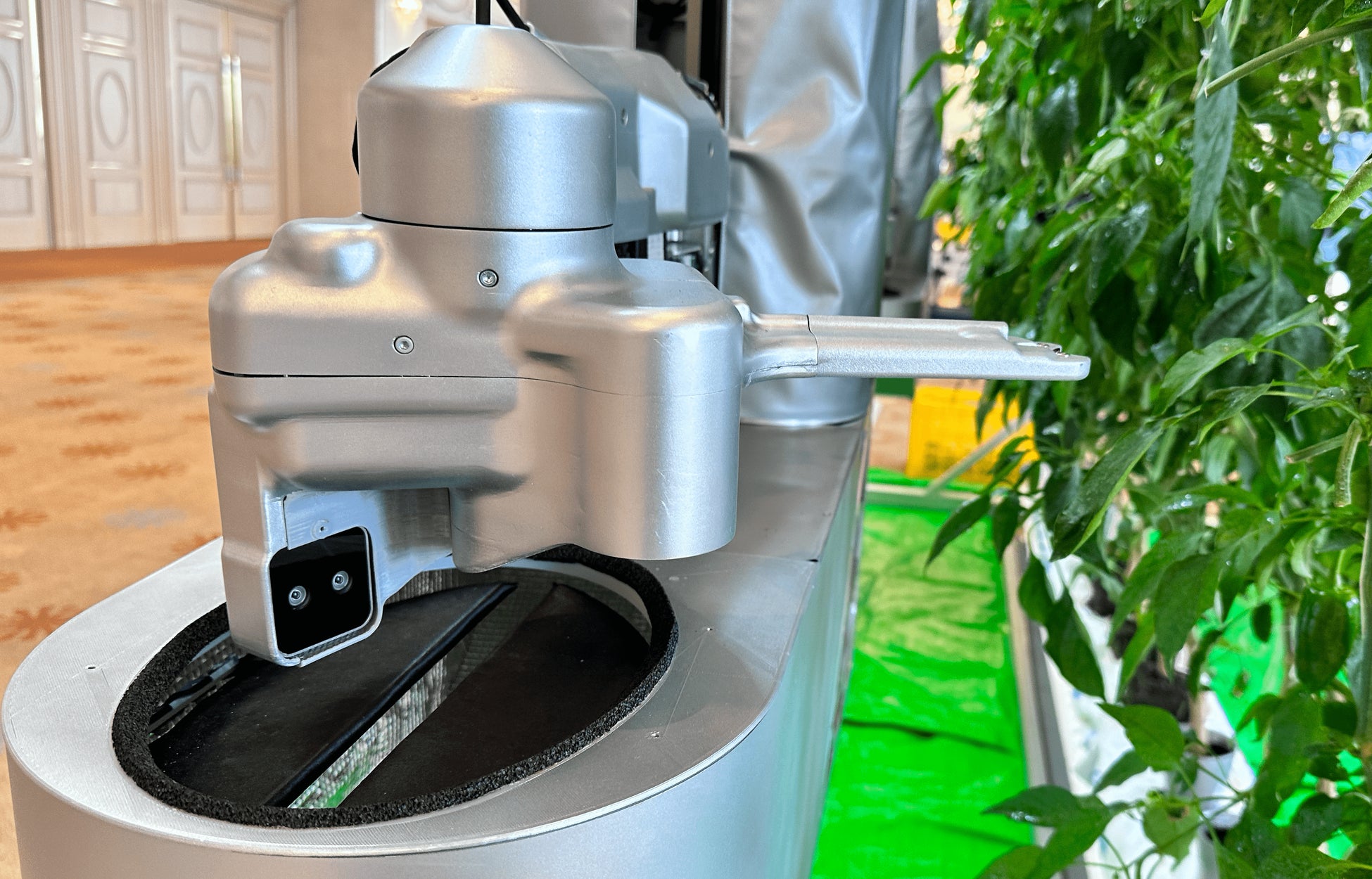 AGRIST、G7宮崎農業大臣会合に展示にピーマン自動収穫ロボット「Ｌ」を展示し、テクノロジーを活用した農業をアピールのサブ画像5