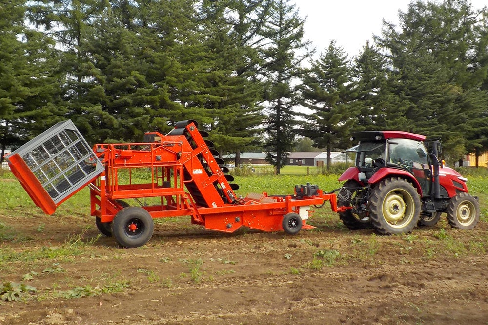 「第35回 国際農業機械展in帯広2023」で持続可能な農業を実現する農業機械を一堂に展示のサブ画像4_かぼちゃ収穫機「KYP900」