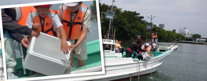 【小学生向け漁業体験イベント】漁船に乗ろう！長崎県大村湾で〈担い手体験〉特産ナマコ放流・刺網漁体験・港のごみ拾いを開催しました。のメイン画像