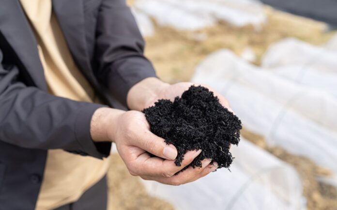 日本初、みどりの食料システム法に基づき認定された、基盤確立事業者として、バイオ炭の農地施用のJ-クレジット承認のメイン画像