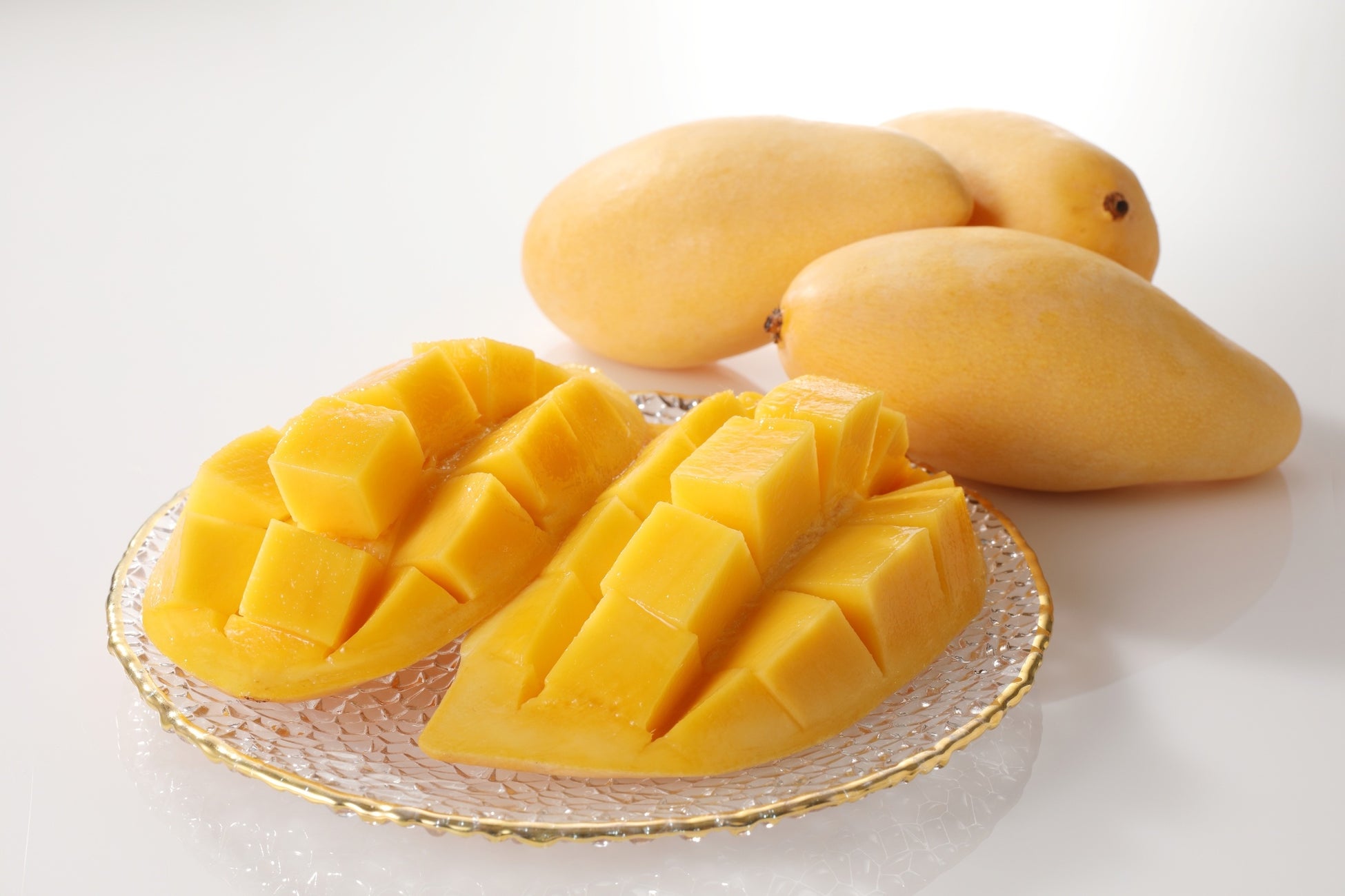 果汁たっぷりの夏フルーツをお届け！7/8からのフルパラコースは「山梨のもも＆マンゴー食べ放題」を開催♪味わいが異なる10種類の桃からその日に一番美味しい品種をお届け！のサブ画像4