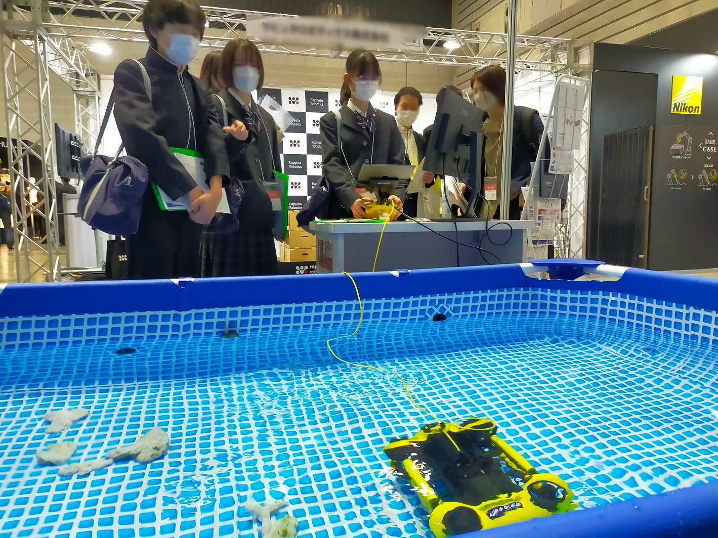 【九州展示会初出展】ながさきデジタルDEJI-MA産業メッセ2023に日本水中ドローン協会が出展のサブ画像4_水中ドローン体験会の様子