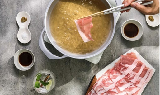 養豚DXのEco-Pork養豚農家の販売支援を行う自社ECサイトにて「THE BUTA-SHABU SOUP BOX」を販売開始のサブ画像1_9種の厳選素材から作った出汁(スープ)と銘柄豚で、シェフの味を自宅で楽しめます。