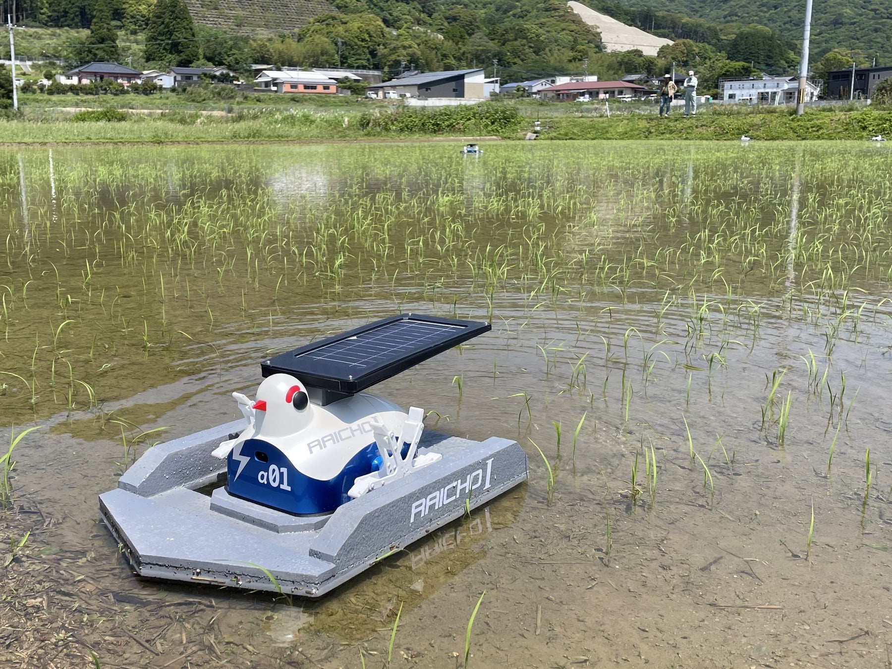 最先端ロボット稲作を学ぶ！ 宮崎県延岡市で、ロボットを活用した稲作支援研修を開催のサブ画像2_雑草抑制・遠隔監視ロボット「雷鳥1号」