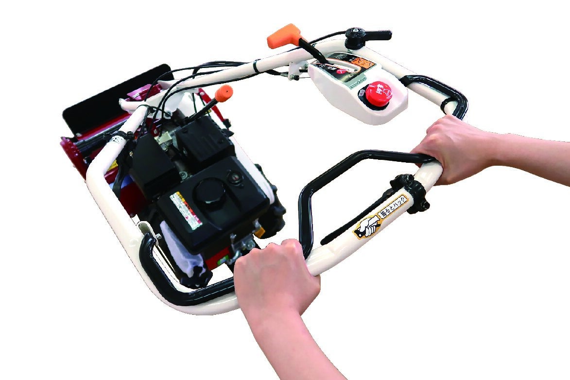 軽量・スリムで簡単操作の自走式草刈機「YW320H」を発売のサブ画像2_「走行クラッチ」のレバー操作イメージ