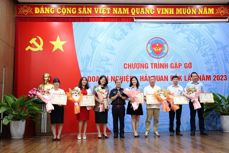 弊社ベトナム法人AGRIEXが、ベトナムで開催された「2023年税関・企業対話会議」において功績証明書を受彰のサブ画像1