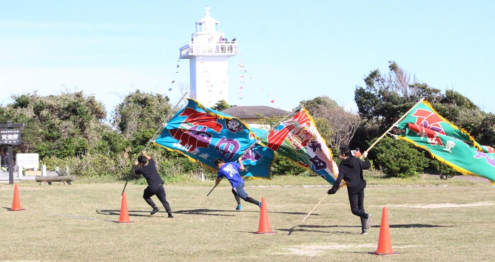 安乗地区伝統の大漁旗リレーが復活！「ライトハウスフェス 海と灯台のある町」を開催しました！のメイン画像