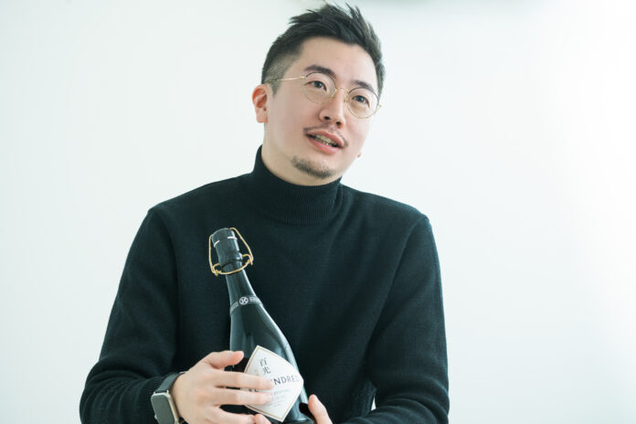 第13回醸造文化賞を日本酒ベンチャー(株)Clear代表の生駒龍史が受賞。日本酒の価値向上への貢献が認められるのメイン画像