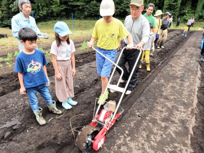 高崎市で農業体験　利用者家族と生産者が交流　8月17日（土）〔群馬〕のメイン画像