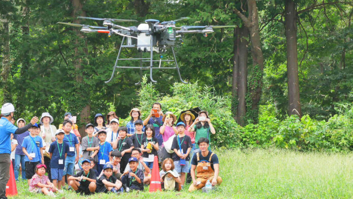 千葉市の小学生、国産自動飛行ドローンで農体験のメイン画像