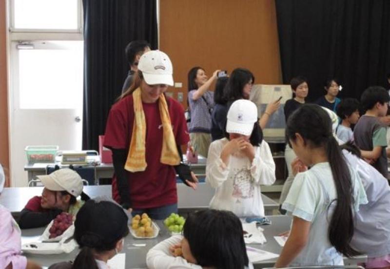 【岡山大学】岡山大学農学部ジュニア公開講座「ピオーネづくり名人をめざそう」（全3回）を開催しましたのサブ画像5_好みを食味評価で理解