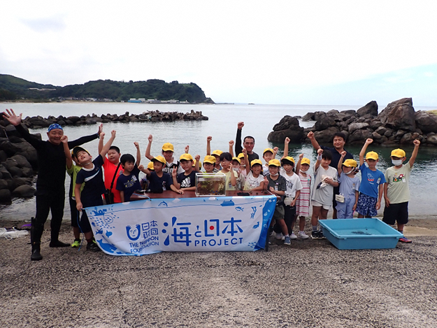 小浜港にて、泊小学校の児童が海の学習を実施！のサブ画像1