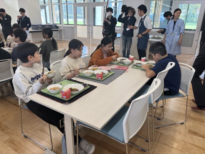 赤坂学園オーガニックデイ～オーガニックビレッジ連携給食～ を開催しましたのメイン画像