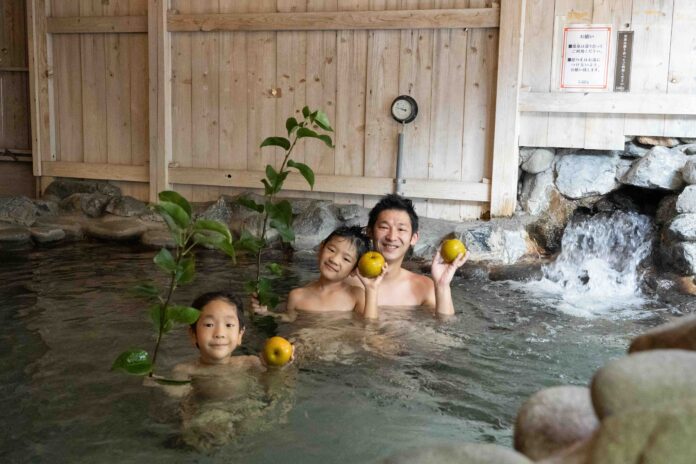 昭和レトロな温泉銭湯 玉川温泉で、先人の知恵を借りた夏にぴったりのお風呂「梨の葉風呂」を開催しますのメイン画像