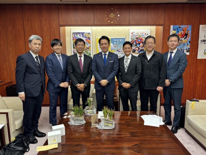 AGBIOTECHグループ、小泉農林水産大臣と面会し農業の将来について意見交換のメイン画像