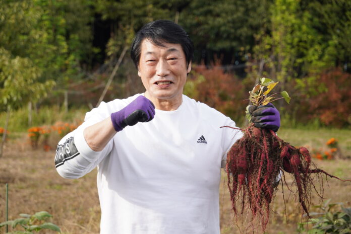 さつまいも博実行委員会と”さつまいも博応援隊長” 小橋建太さん、独自に栽培した『剛腕いも』を子ども食堂へ寄贈！のメイン画像